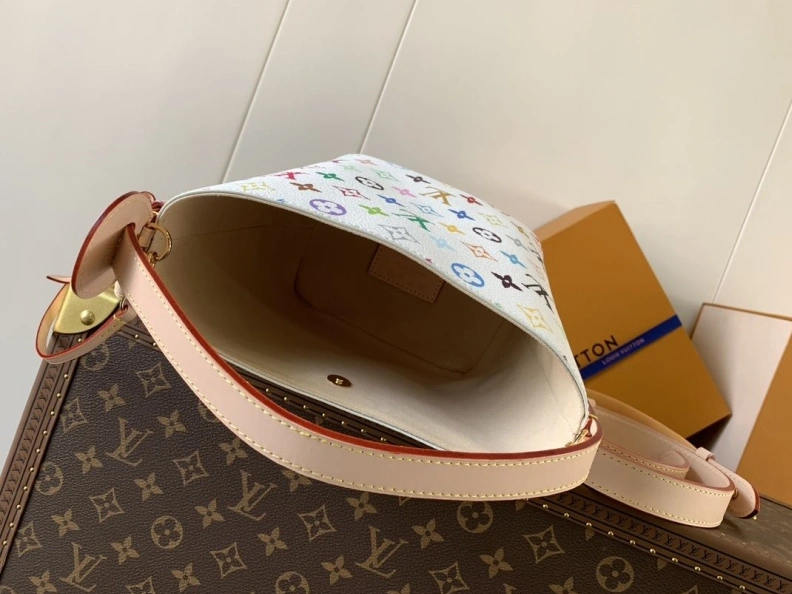 Versatile LX Bucket Bags 13181