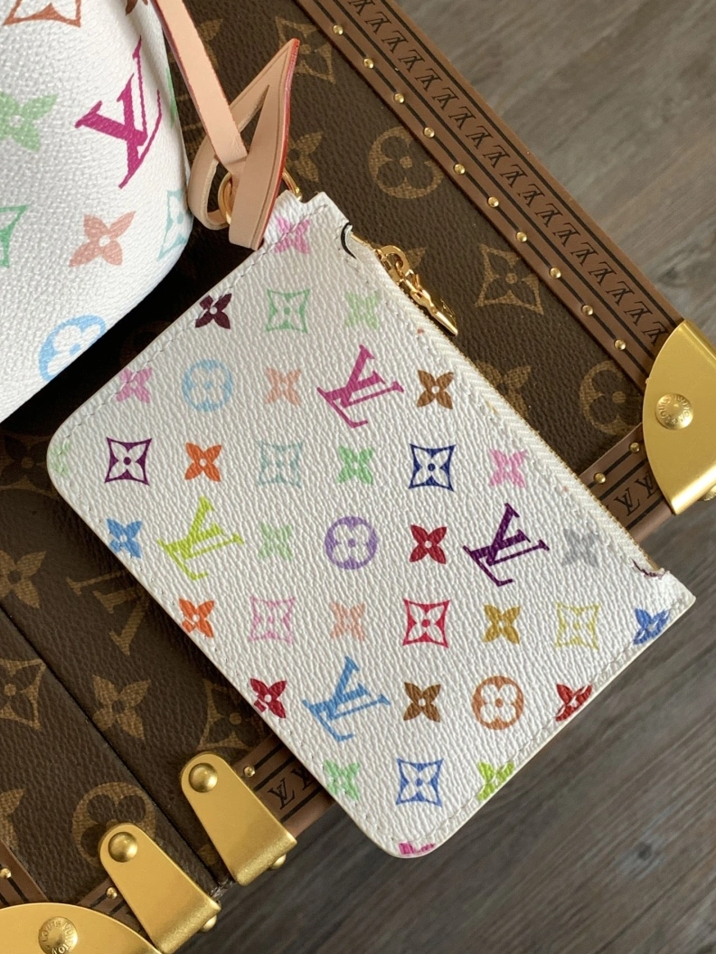 Versatile LX Bucket Bags 13181