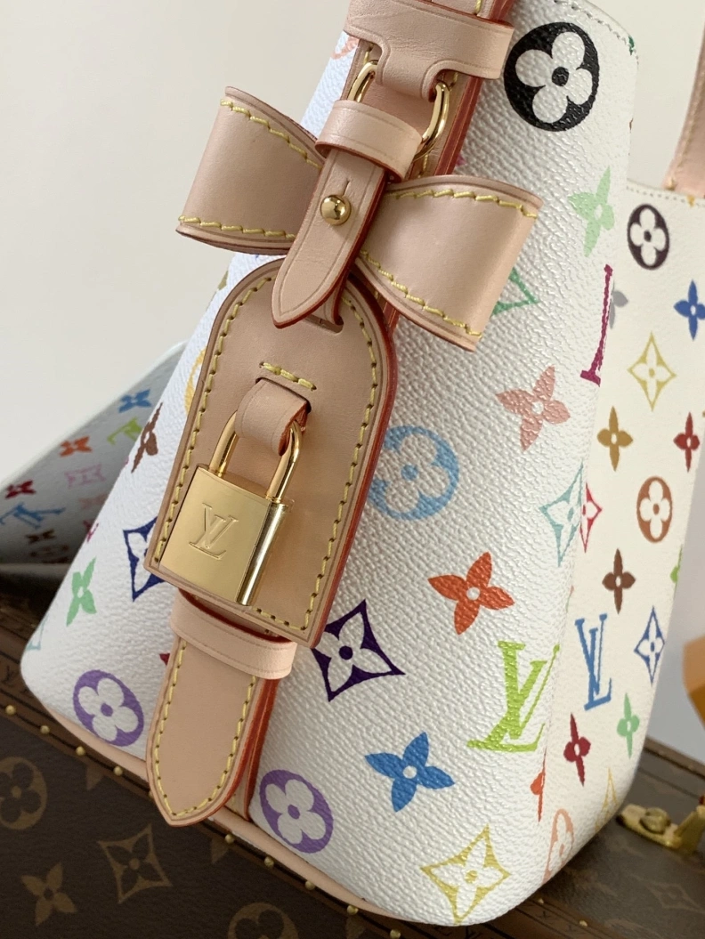 Versatile LX Bucket Bags 13181
