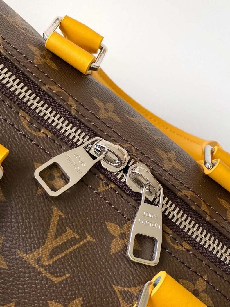 Trendsetting LX Travel Bags 12541