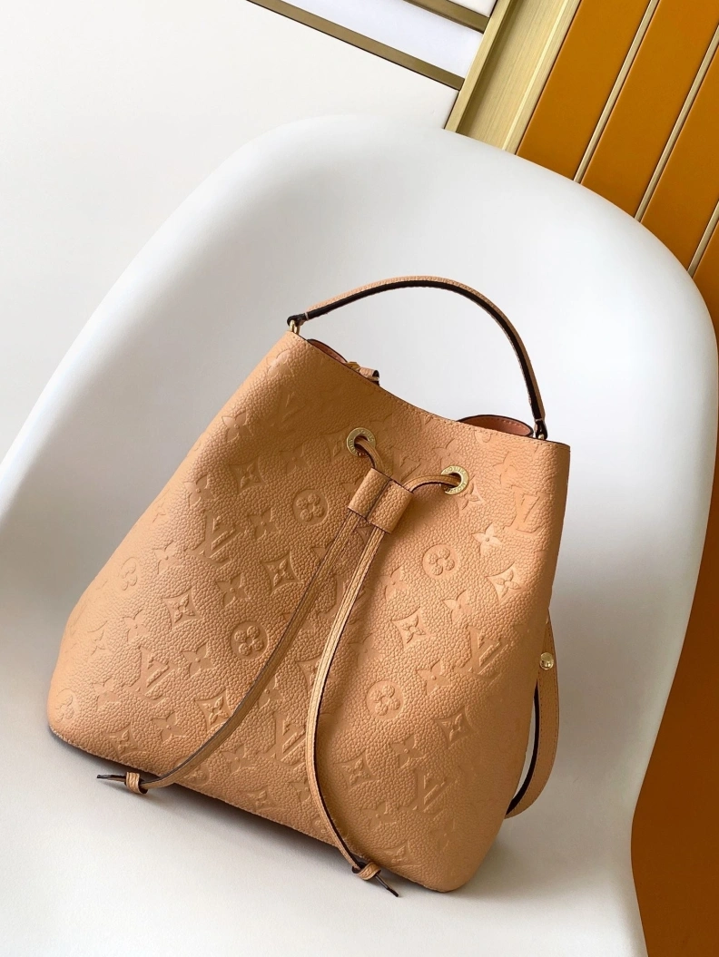 Classic LX Bucket Bags 13197