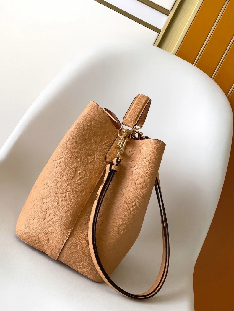 Classic LX Bucket Bags 13197