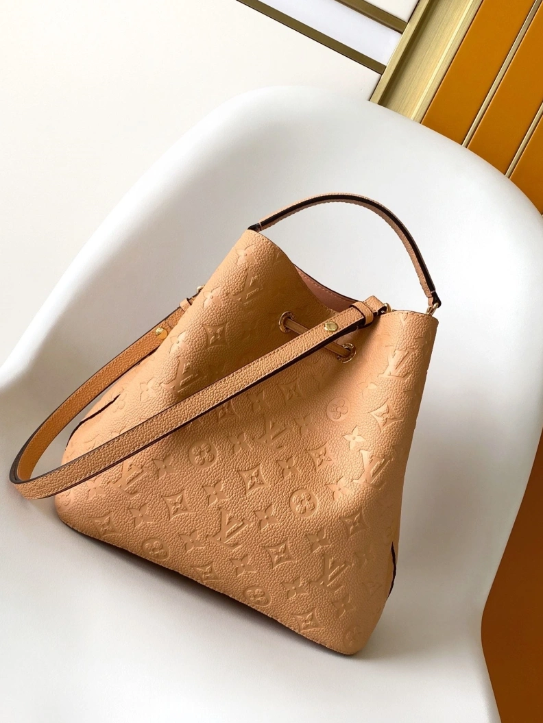 Classic LX Bucket Bags 13197