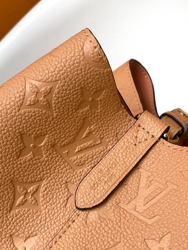 Classic LX Bucket Bags 13197