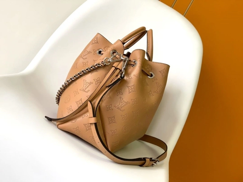 Compact LX Bucket Bags 21726