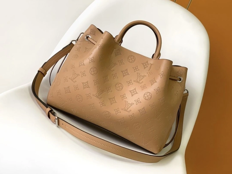Compact LX Bucket Bags 21726