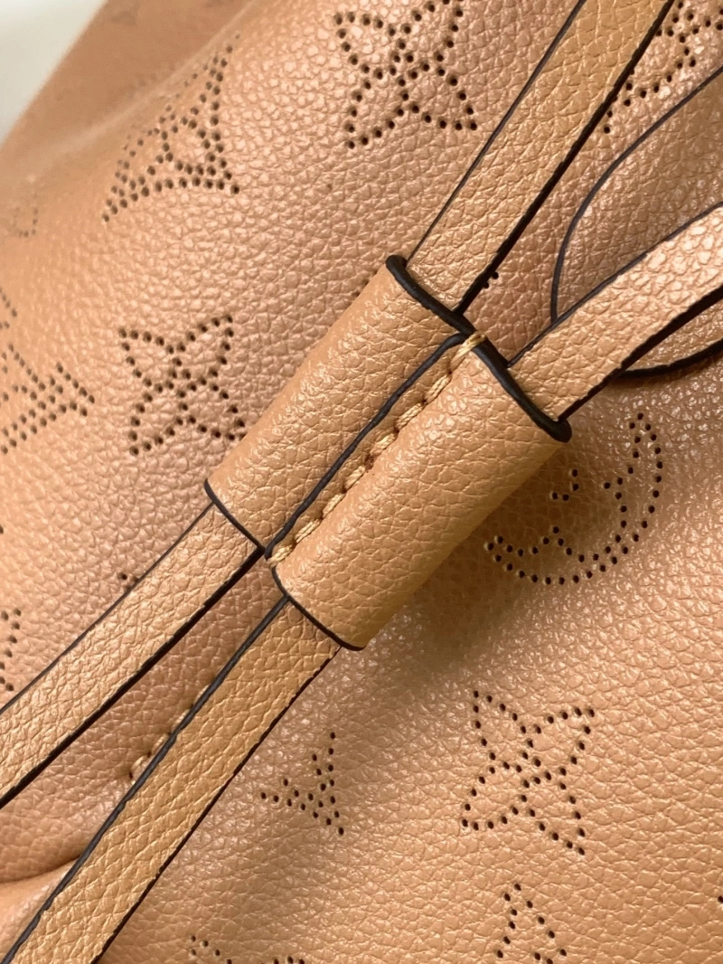 Compact LX Bucket Bags 21726