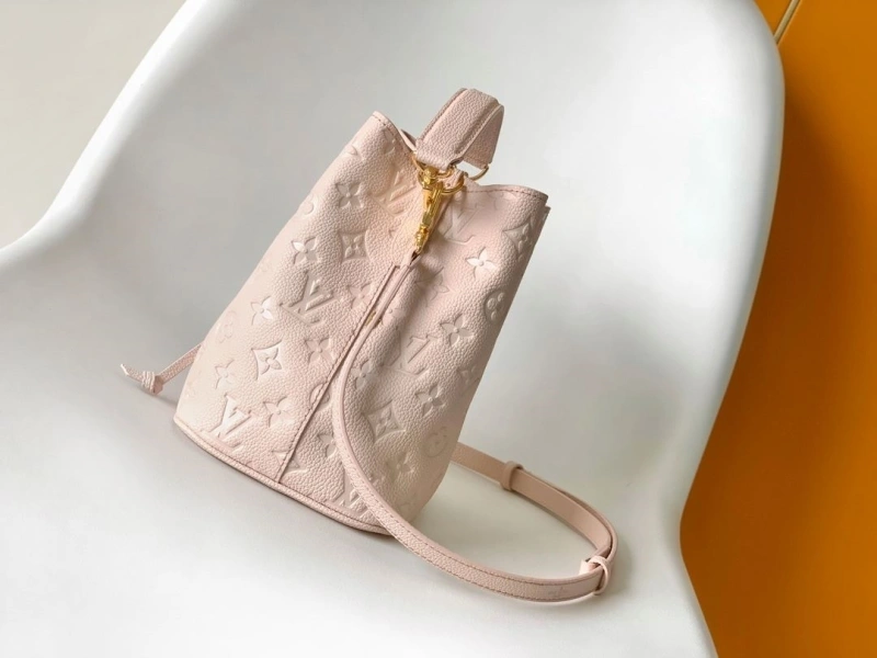 LX Bucket Bags Vibrant 21700