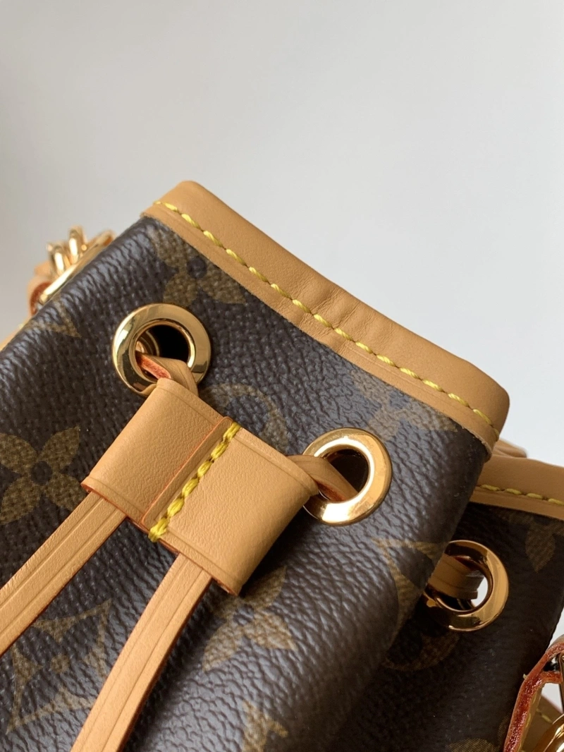 Sleek LX Bucket Bags 19626