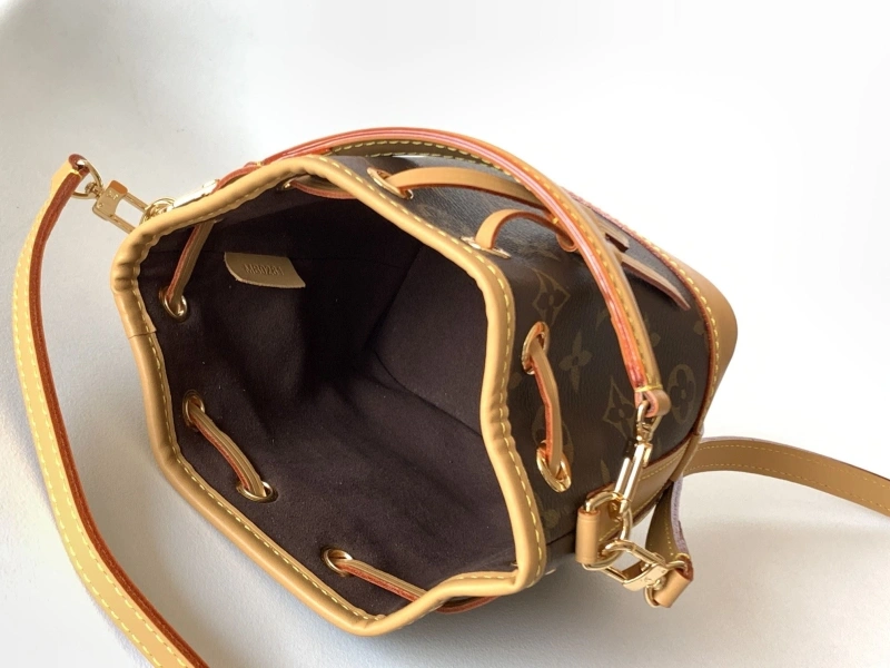 Sleek LX Bucket Bags 19626
