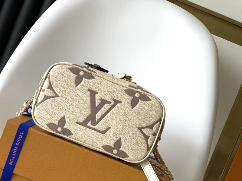 Compact LX Cosmetic Bags 19553