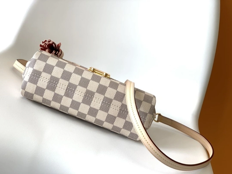 LX Top Handle Bags Bold 19110