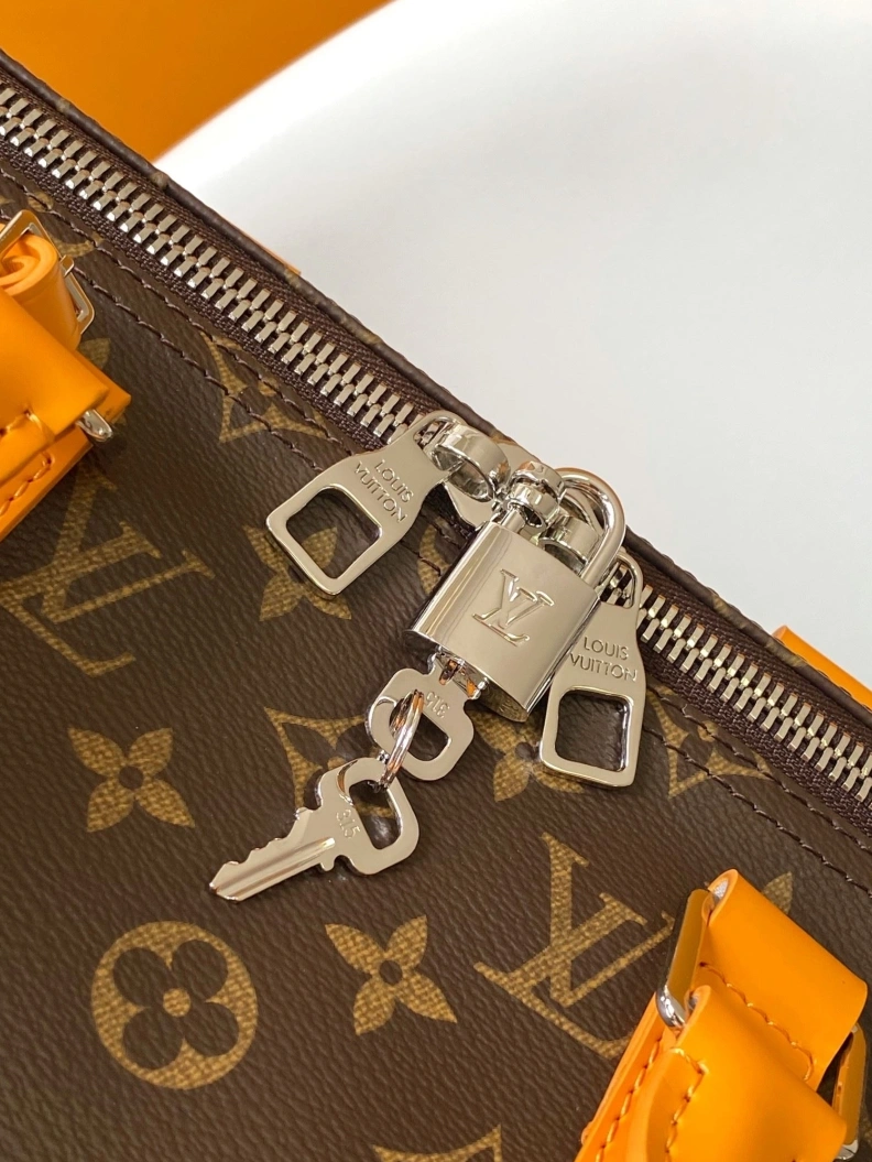Sophisticated LX Travel Bags 6852
