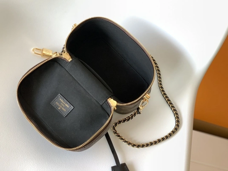 LX Cosmetic Bags StreetReady 7390