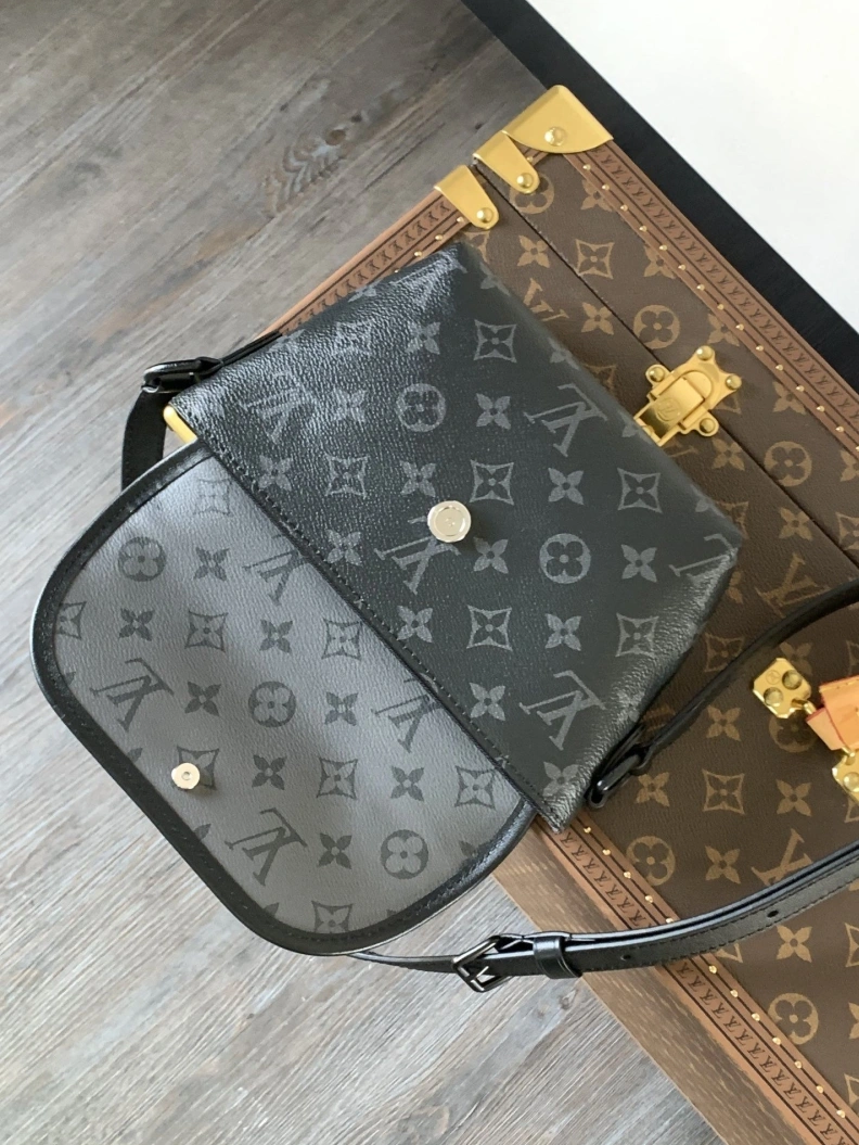 Trendsetting LX Satchel Bags 7319