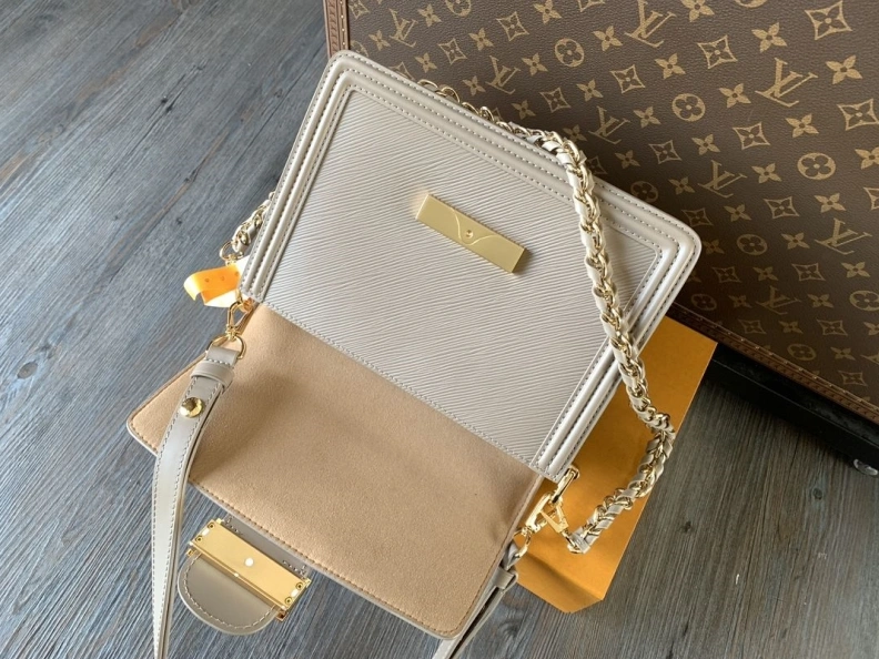 WellDesigned LX Satchel Bags 7340