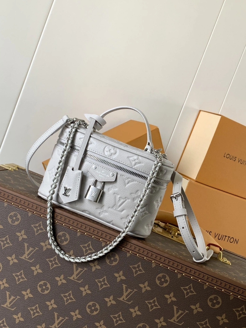 LX Cosmetic Bags Compact 7379
