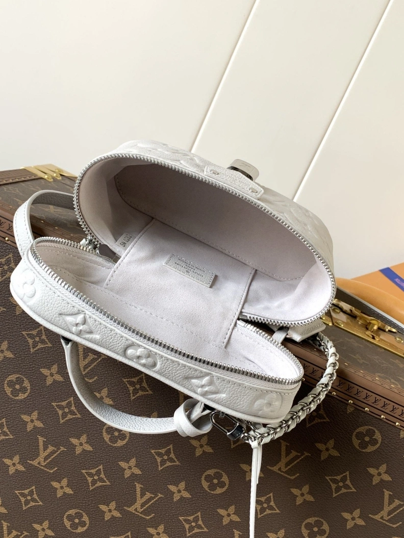 LX Cosmetic Bags Compact 7379