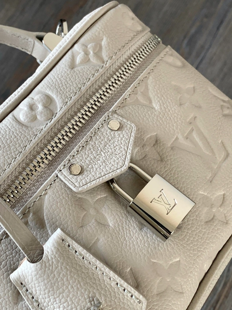 LX Cosmetic Bags Compact 7379