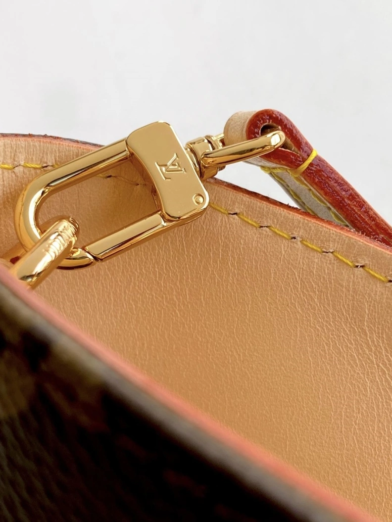 Sleek LX Bucket Bags 7486