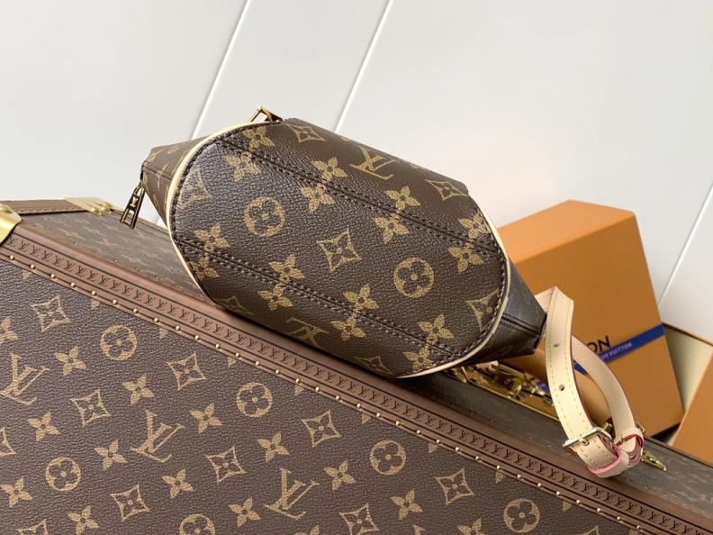 LX Top Handle Bags Bright 6925