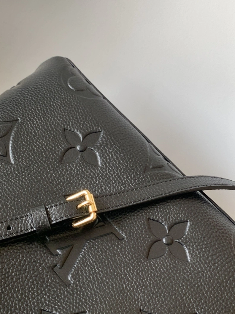 LX Top Handle Bags Classic 6917