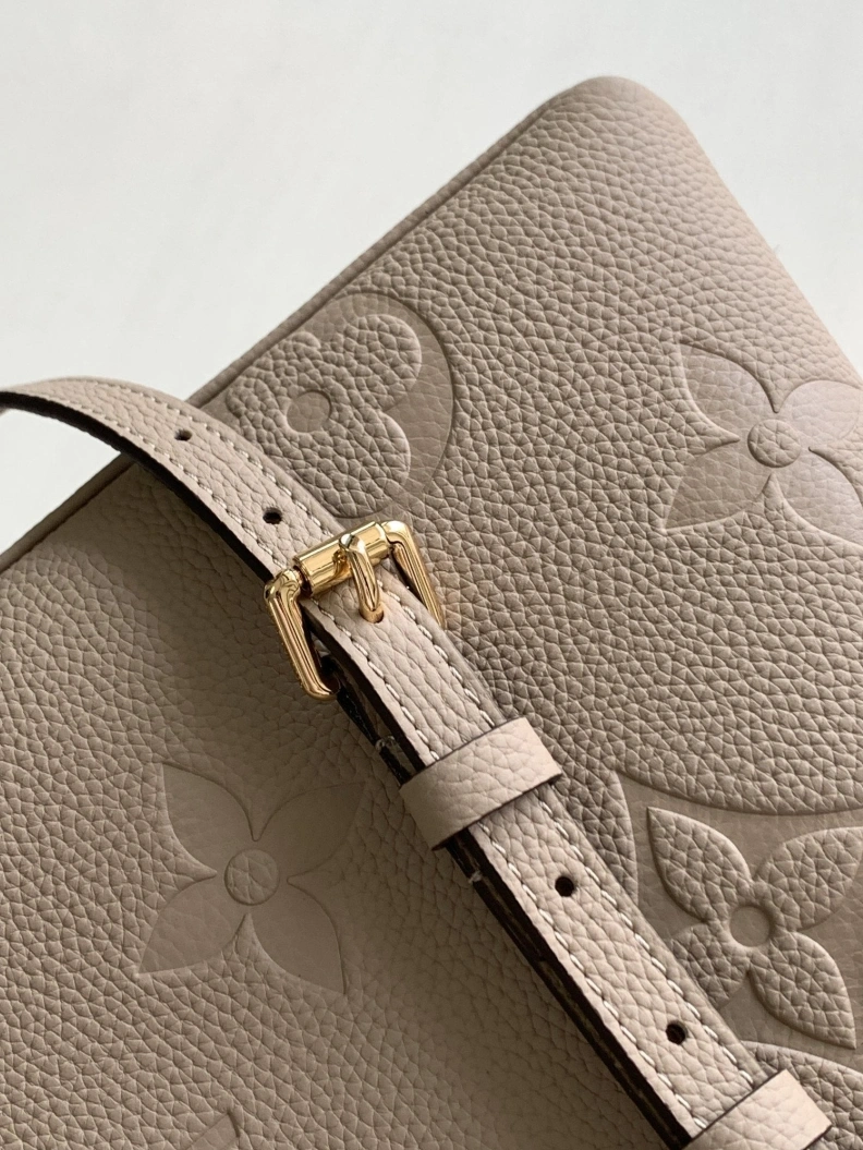 Timeless LX Top Handle Bags 6915