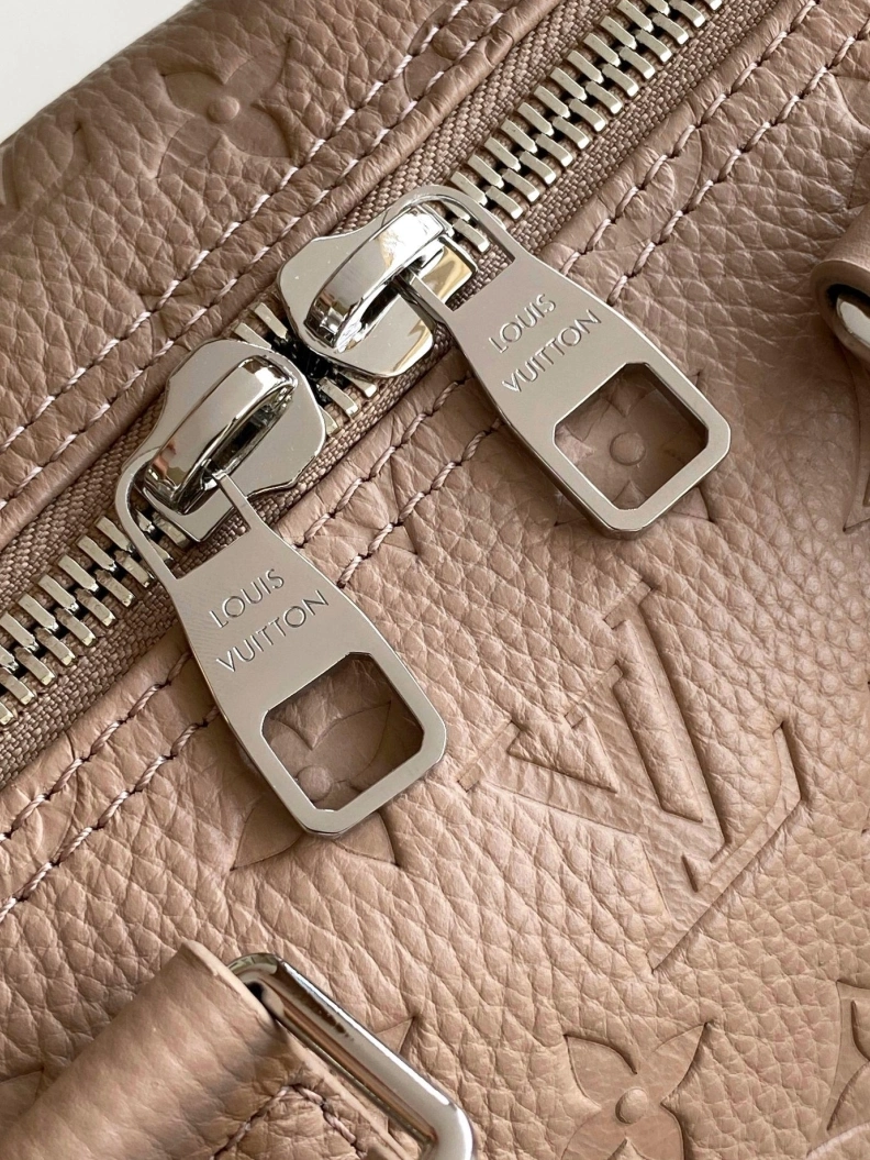 Resilient LX Travel Bags 6814