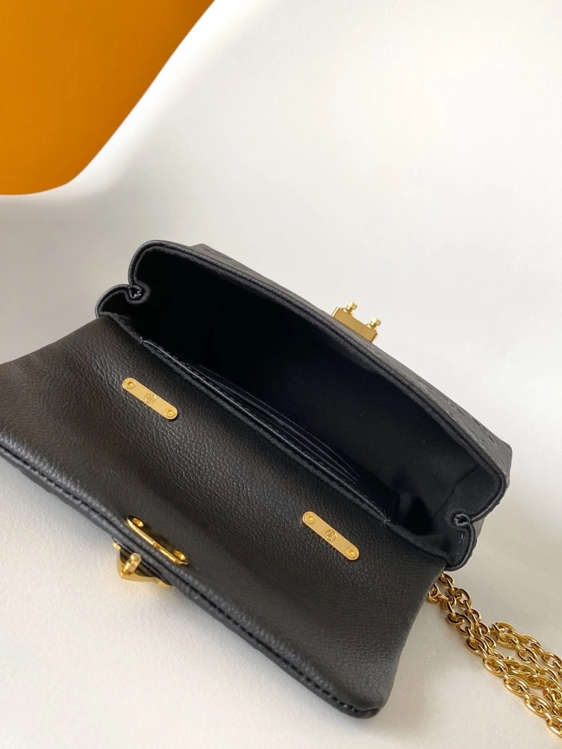 Affordable LX Top Handle Bags 6900