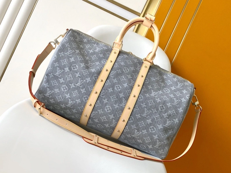 Trendsetting LX Travel Bags 6787