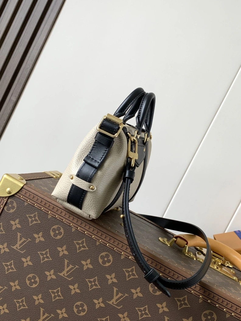 Bright LX Top Handle Bags 6872