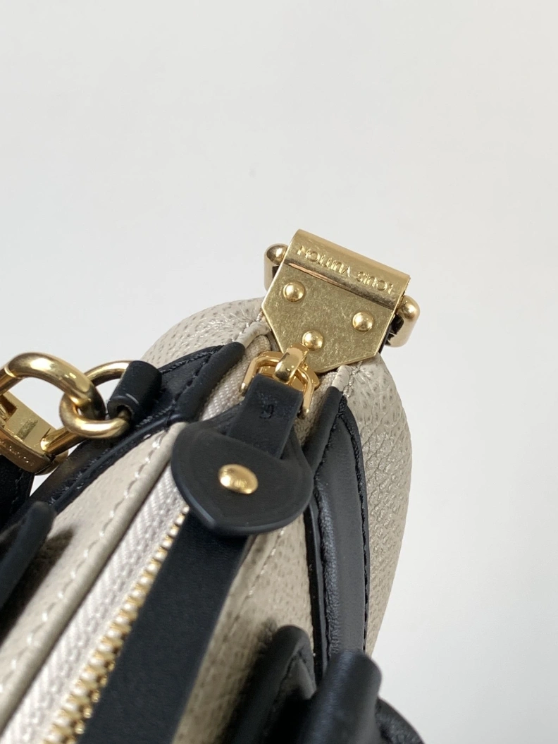Bright LX Top Handle Bags 6872