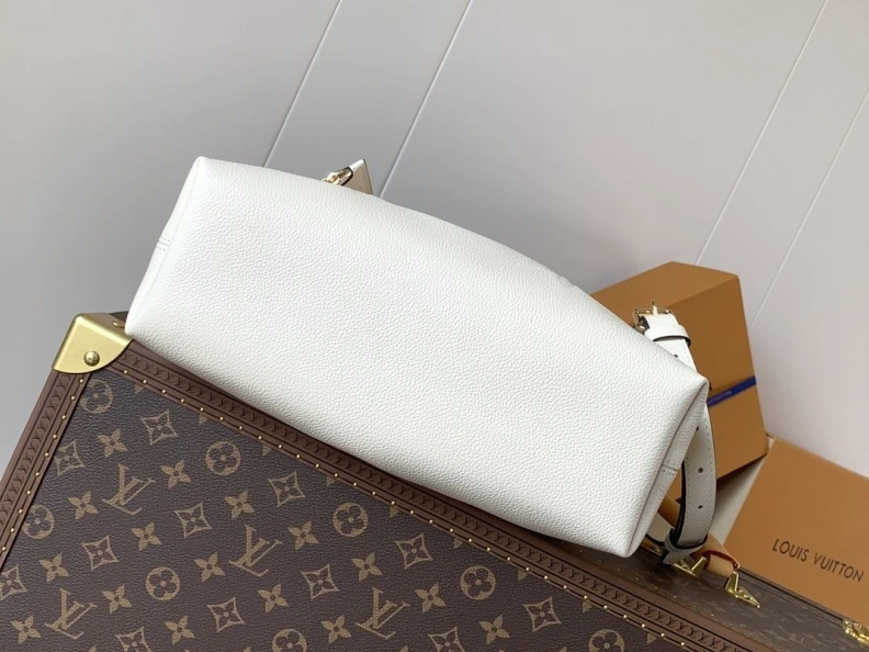 LX Top Handle Bags Sophisticated 6882