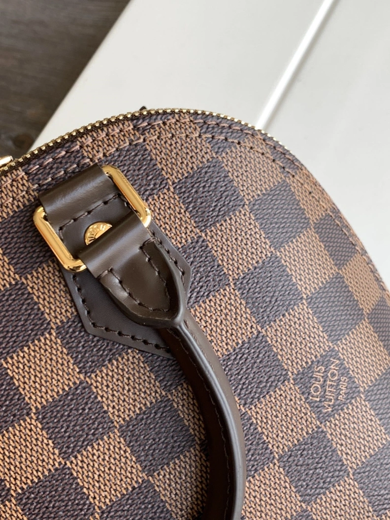 LX Top Handle Bags Classic 6870