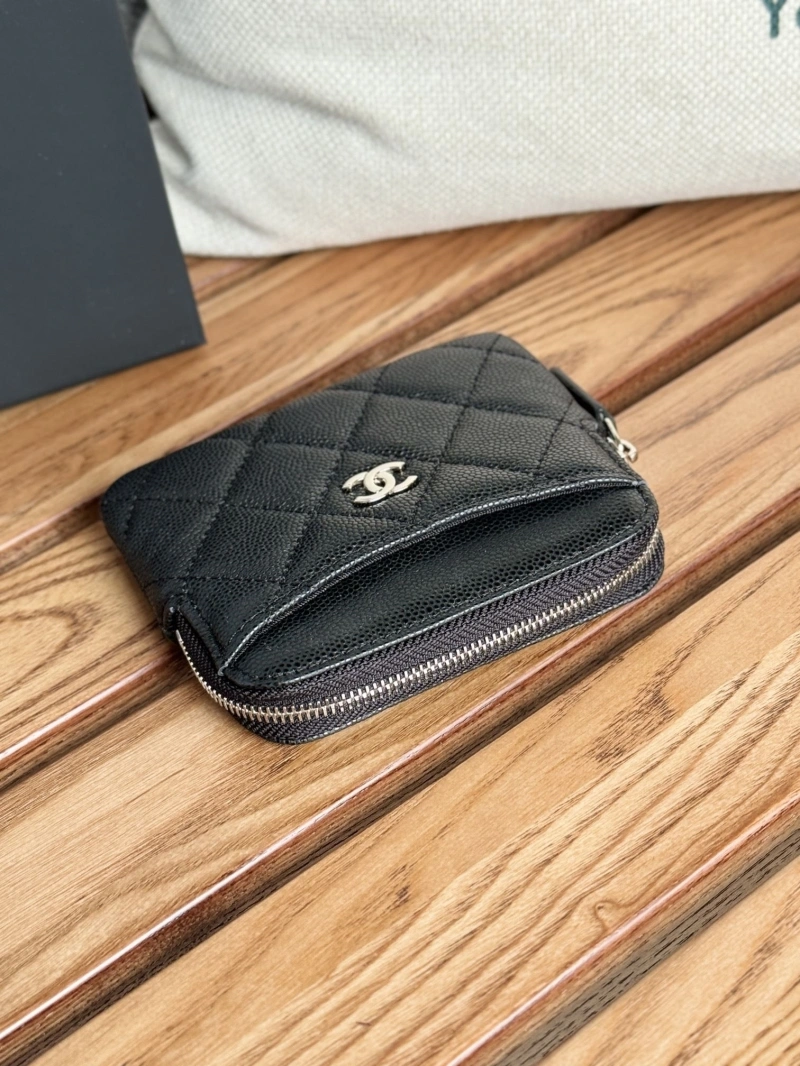 Resilient Chxnxl Wallets 30042