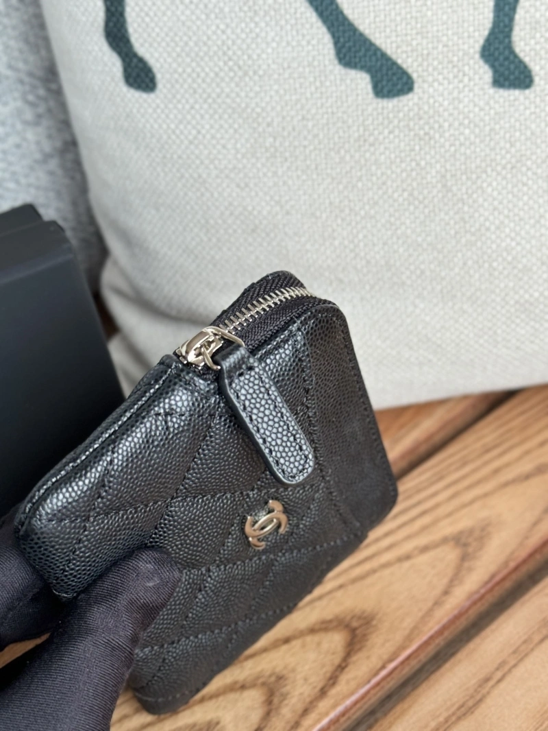 Resilient Chxnxl Wallets 30042