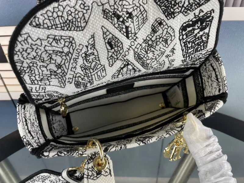 Comfortable Dxxr Shopping Bags 62531