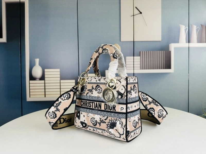 EyeCatching Dxxr Shopping Bags 62563