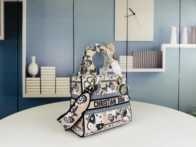 EyeCatching Dxxr Shopping Bags 62563
