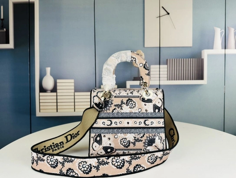 EyeCatching Dxxr Shopping Bags 62563