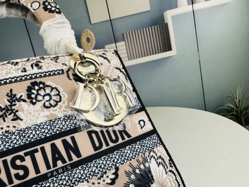 EyeCatching Dxxr Shopping Bags 62563