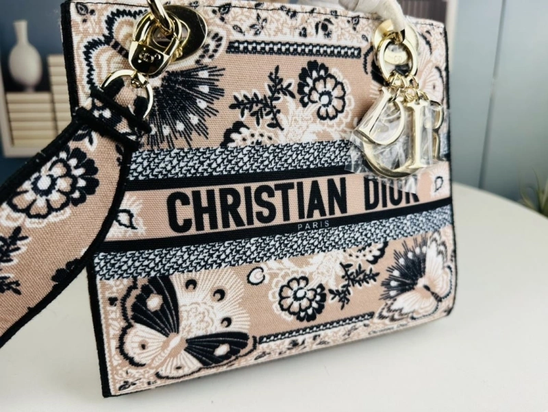 EyeCatching Dxxr Shopping Bags 62563