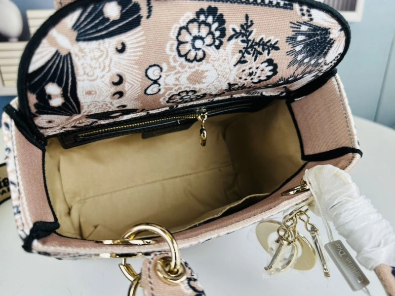 EyeCatching Dxxr Shopping Bags 62563