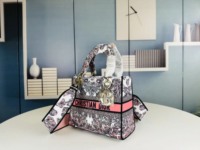 Comfortable Dxxr Shopping Bags 62557