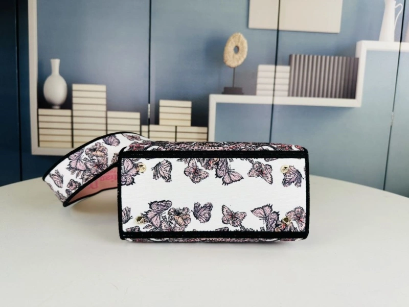 Comfortable Dxxr Shopping Bags 62557