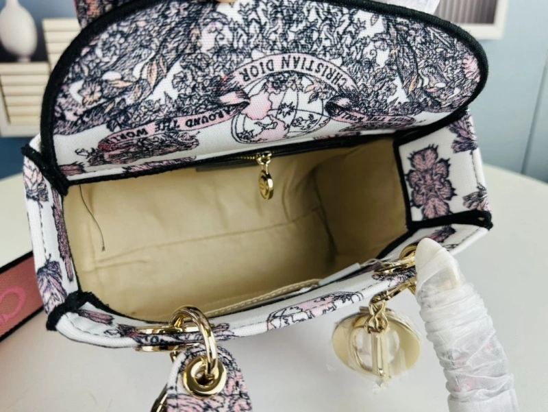 Comfortable Dxxr Shopping Bags 62557