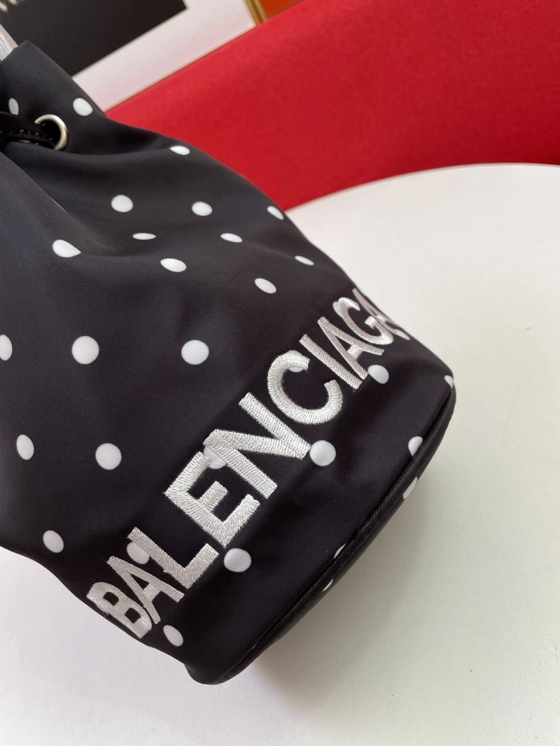 Comfortable Bxlxnciaga Bucket Bags 86101