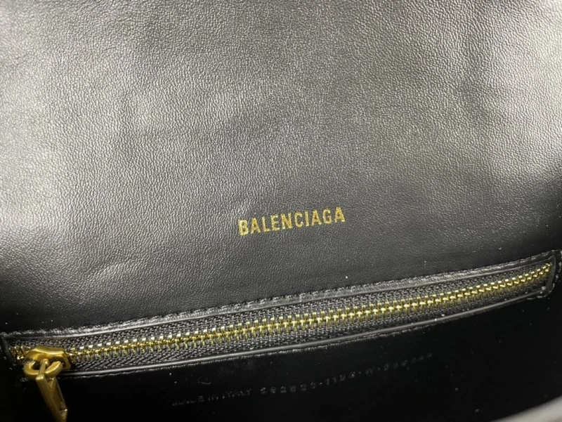 Bxlxnciaga Satchel Bags ModernLook 86093