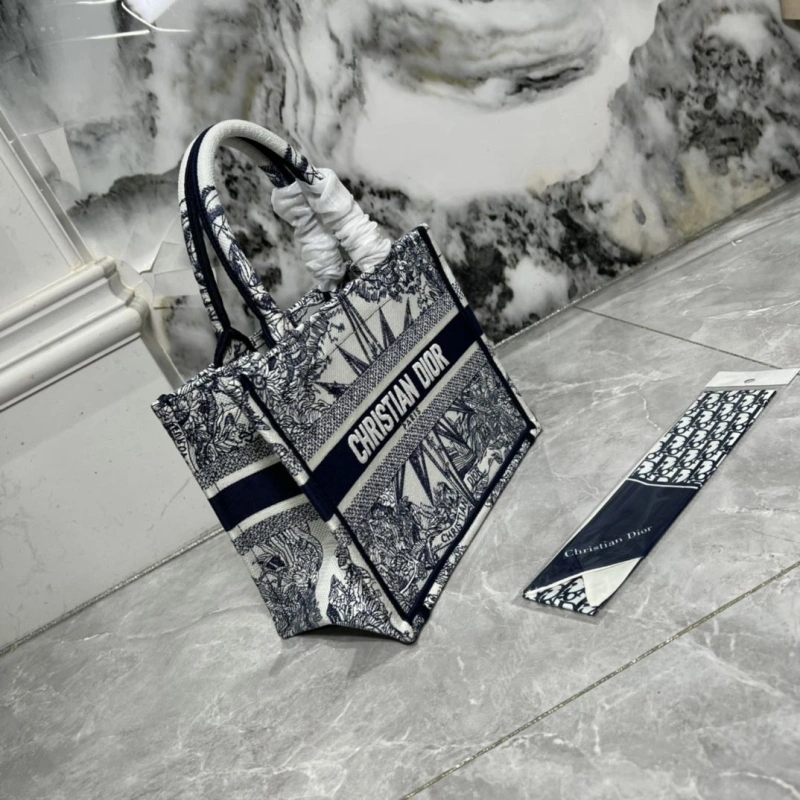 Versatile Dxxr Shopping Bags 62506