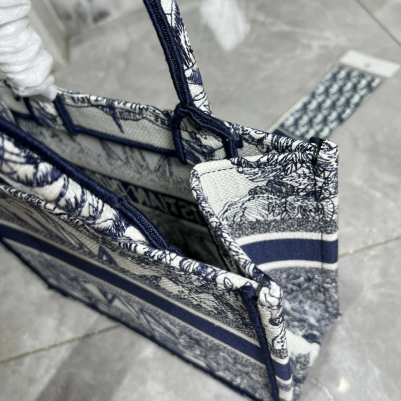 Versatile Dxxr Shopping Bags 62506